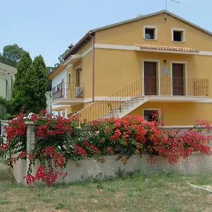 La Casa Gialla Carloforte (Isola di San Pietro)